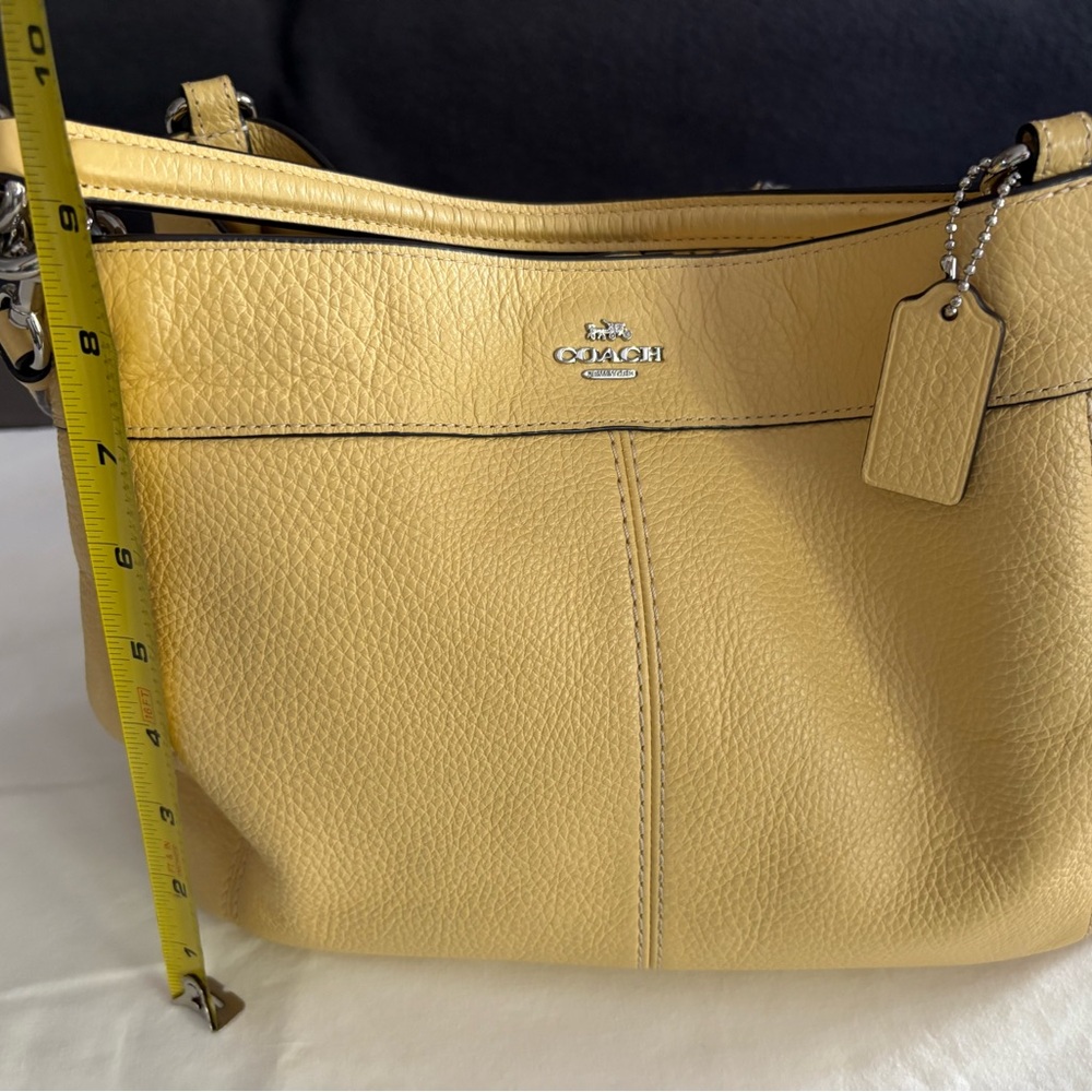 Coach Soft Yellow Leather Shoulder Bag - Picture 12 of 16